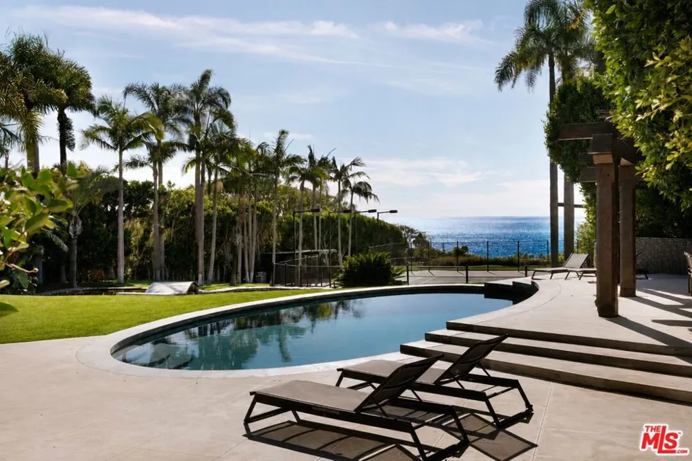 30464 Morning View Drive Malibu, CA 90265