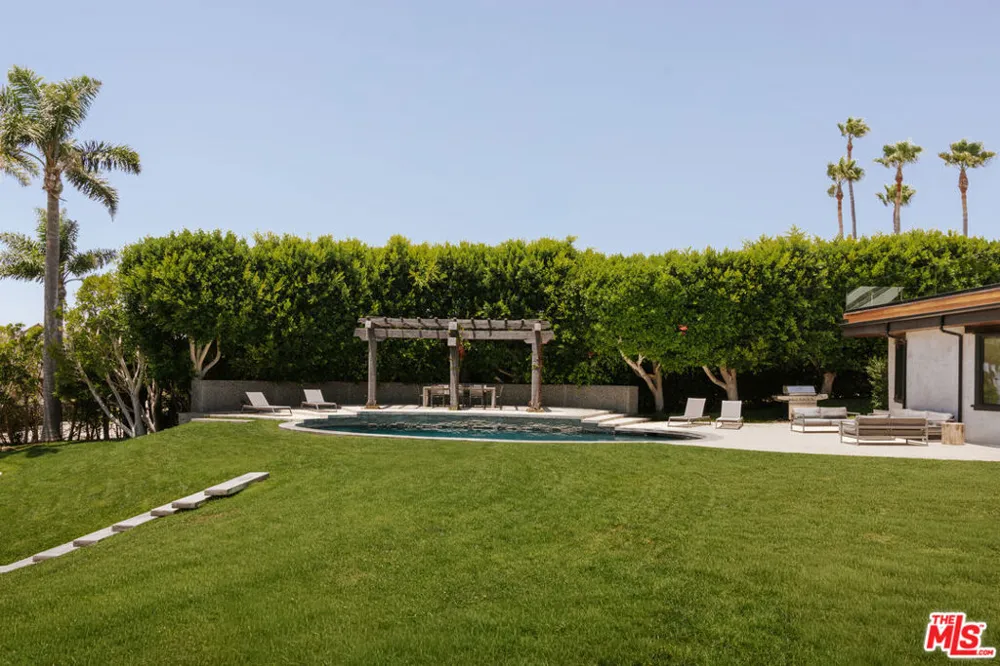 30464 Morning View Drive Malibu, CA 90265