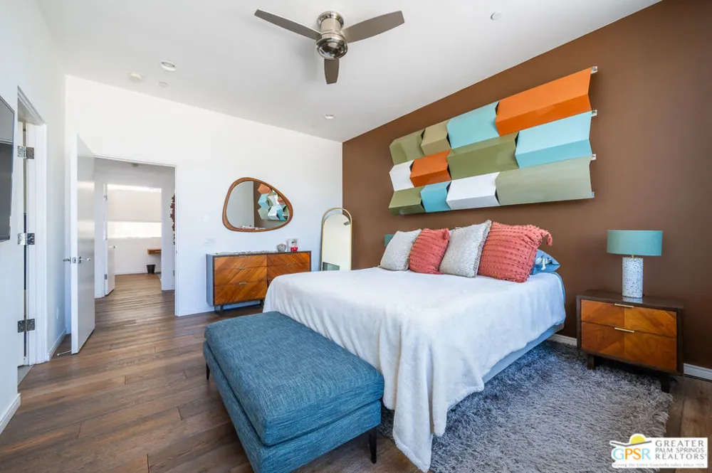 1009 Iris Lane Palm Springs, CA 92264