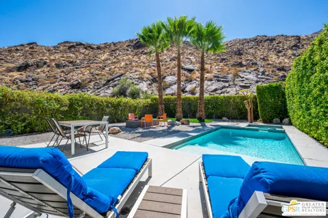 1009 Iris Lane