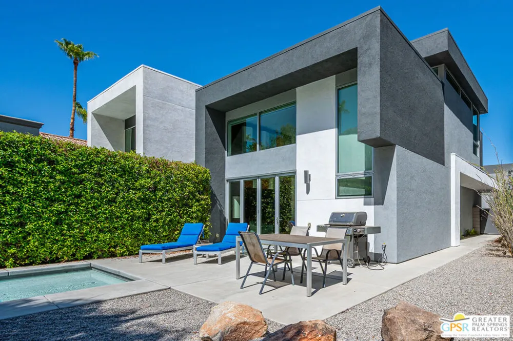 1009 Iris Lane Palm Springs, CA 92264