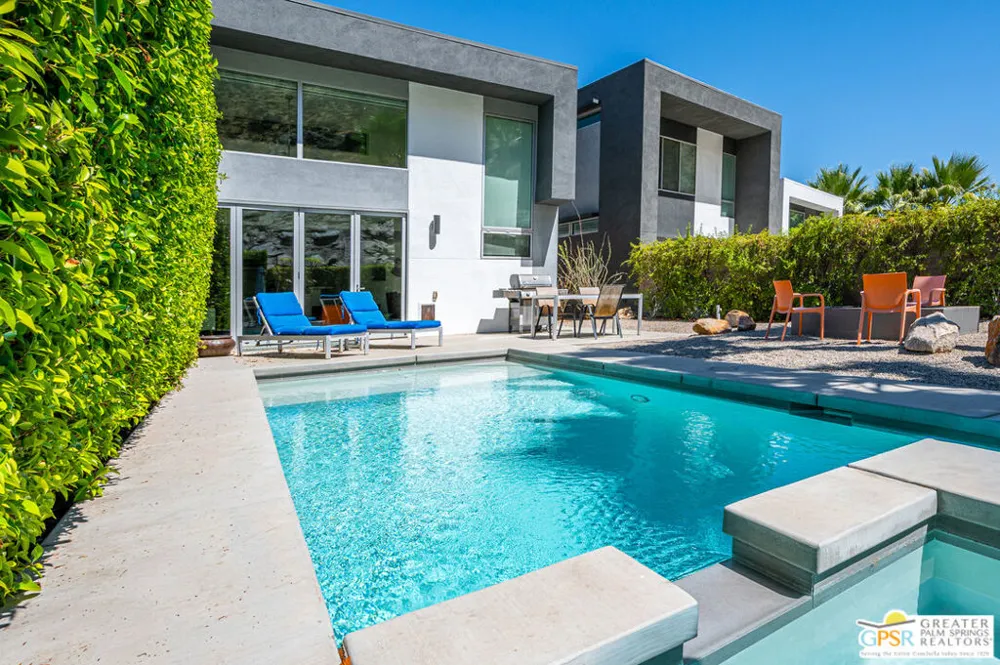 1009 Iris Lane Palm Springs, CA 92264