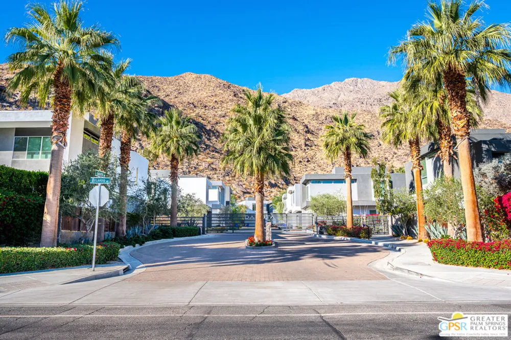 1009 Iris Lane Palm Springs, CA 92264