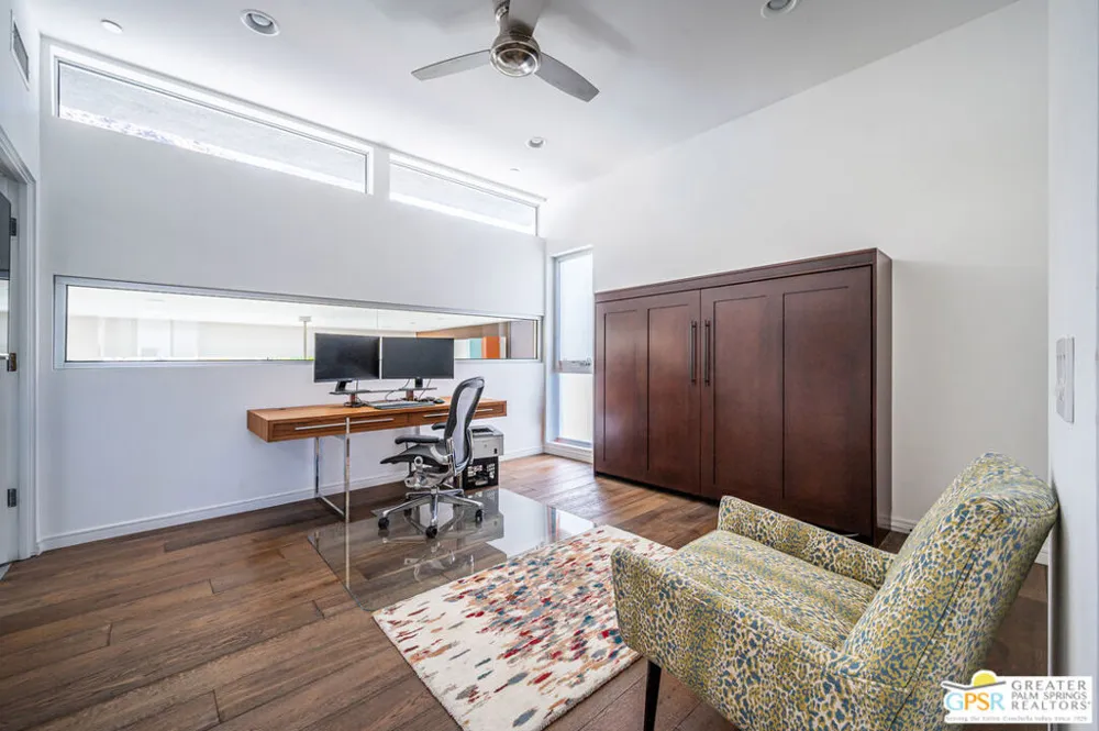 1009 Iris Lane Palm Springs, CA 92264