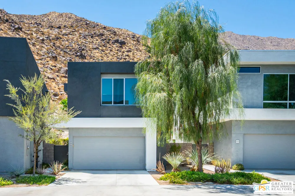 1009 Iris Lane Palm Springs, CA 92264