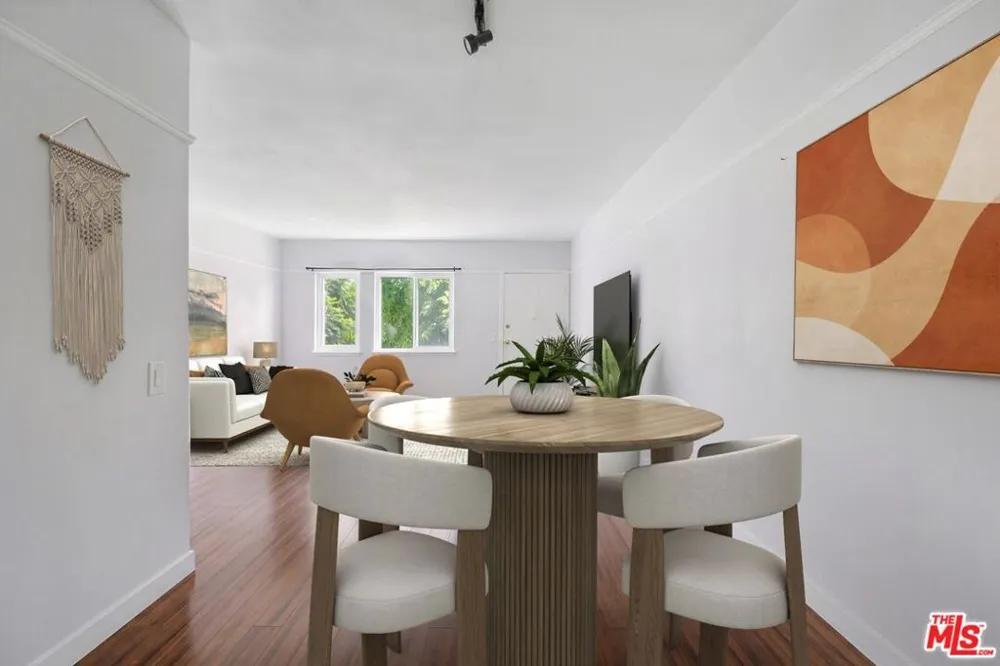 7129 Coldwater Canyon Avenue #10 North Hollywood, CA 91605