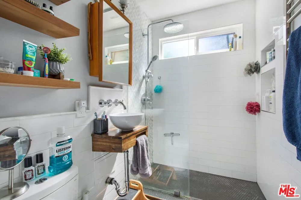 7129 Coldwater Canyon Avenue #10 North Hollywood, CA 91605