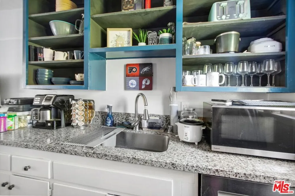 7129 Coldwater Canyon Avenue #10 North Hollywood, CA 91605