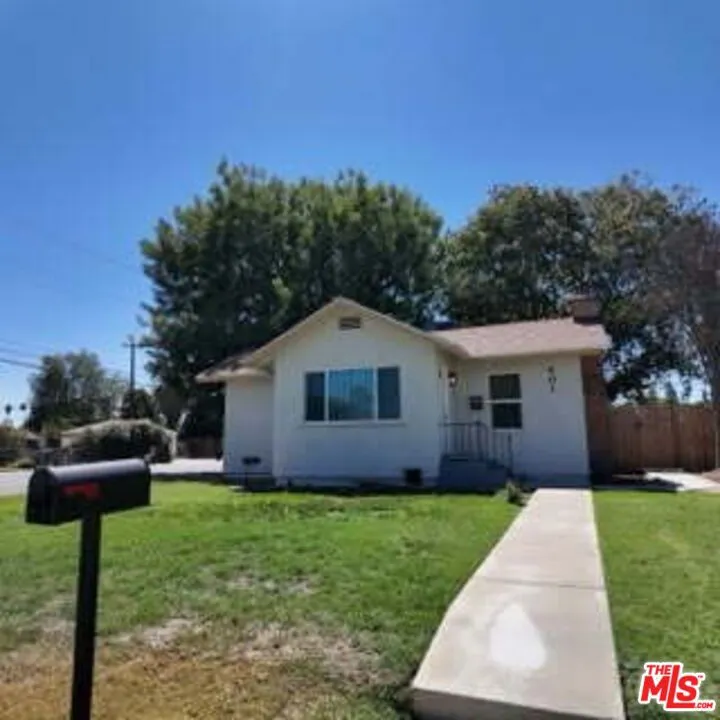 401 Cypress Street Bakersfield, CA 93304