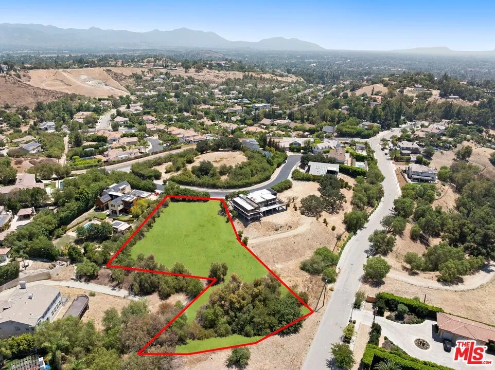 18149 Knoll Hill Granada Hills, CA 91344