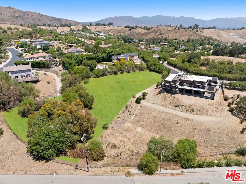 18149 Knoll Hill Granada Hills, CA 91344
