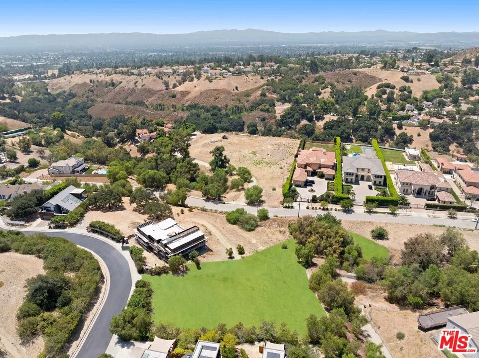18149 Knoll Hill Granada Hills, CA 91344