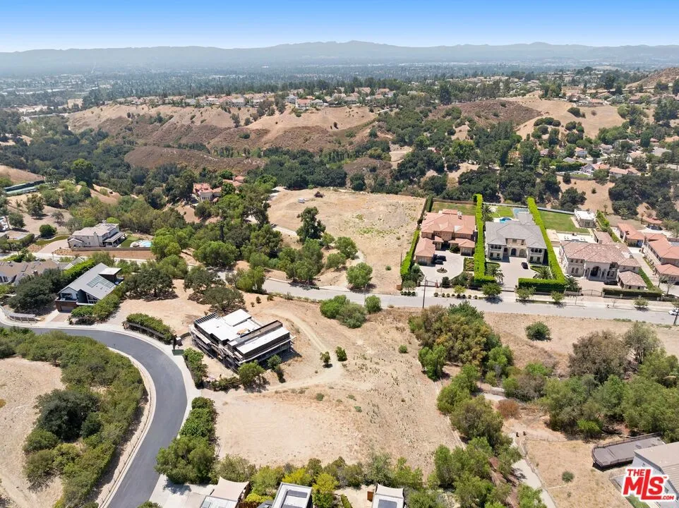 18149 Knoll Hill Granada Hills, CA 91344