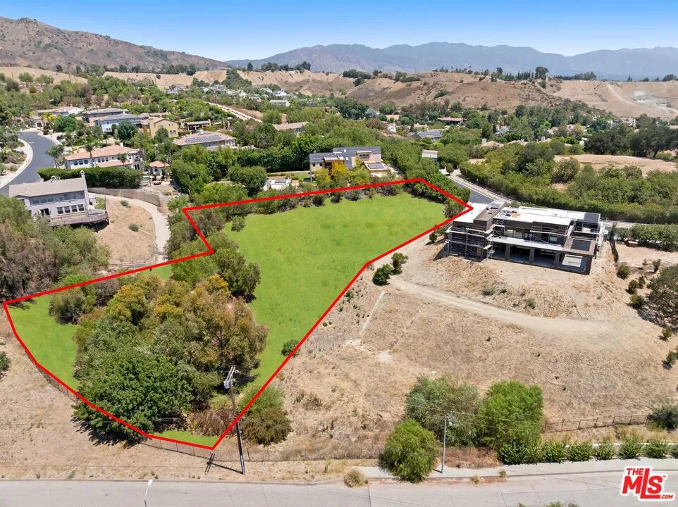 18149 Knoll Hill Granada Hills, CA 91344