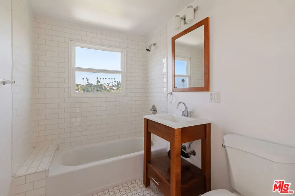 1523 Murray Drive Los Angeles, CA 90026