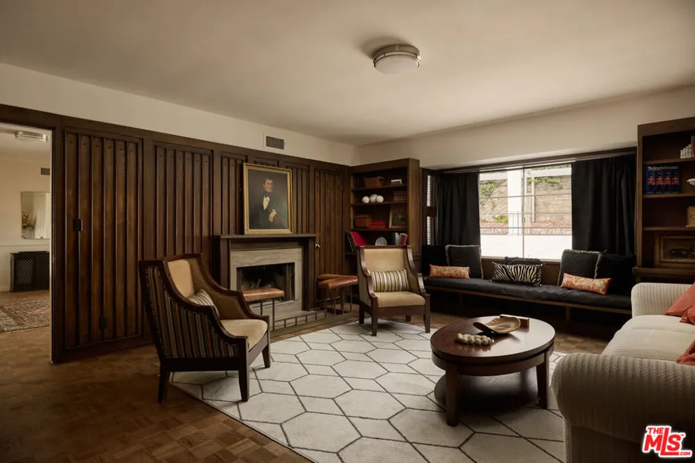949 Norman Place Los Angeles, CA 90049