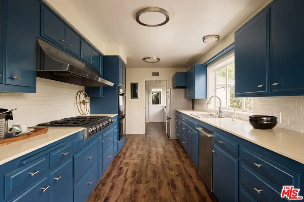 949 Norman Place Los Angeles, CA 90049