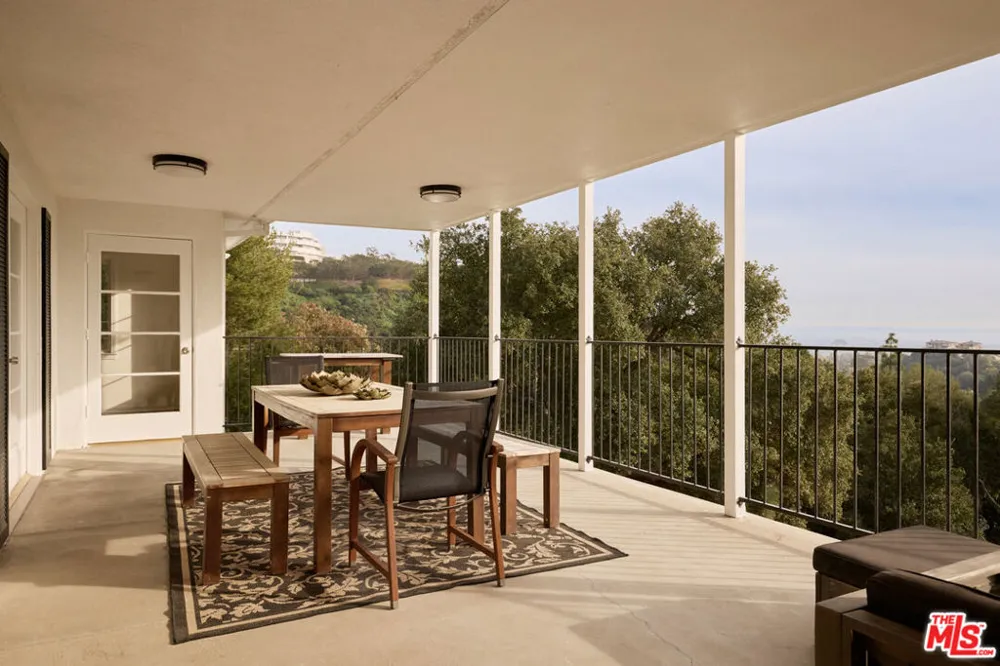 949 Norman Place Los Angeles, CA 90049
