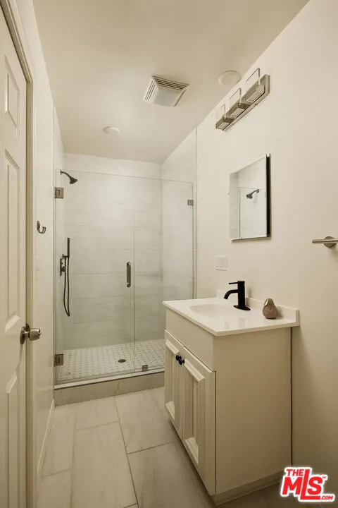 949 Norman Place Los Angeles, CA 90049
