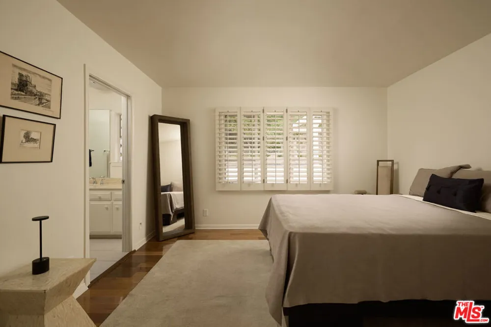 949 Norman Place Los Angeles, CA 90049