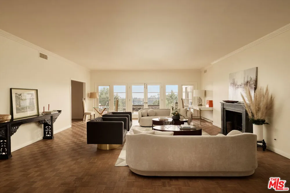 949 Norman Place Los Angeles, CA 90049