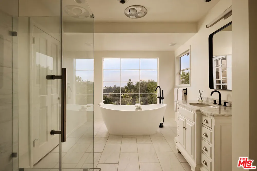 949 Norman Place Los Angeles, CA 90049