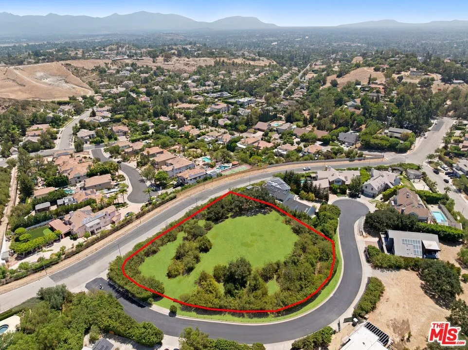 18160 Knoll Hill Granada Hills, CA 91344