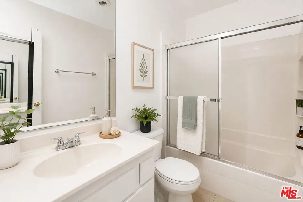 23515 Lyons Avenue #S9 Santa Clarita, CA 91355