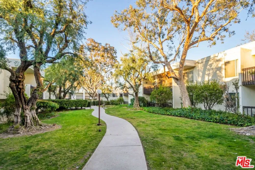 23515 Lyons Avenue #S9 Santa Clarita, CA 91355