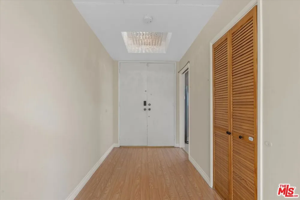2175 S Beverly Glen Boulevard #406 Los Angeles, CA 90025