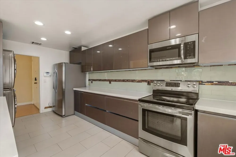 2175 S Beverly Glen Boulevard #406 Los Angeles, CA 90025