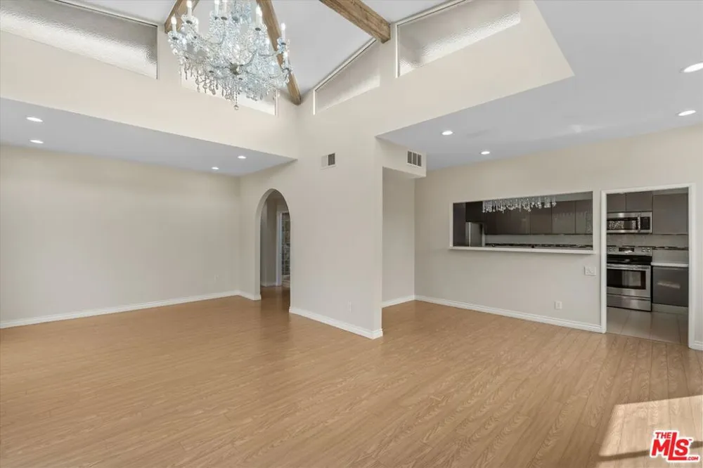 2175 S Beverly Glen Boulevard #406 Los Angeles, CA 90025