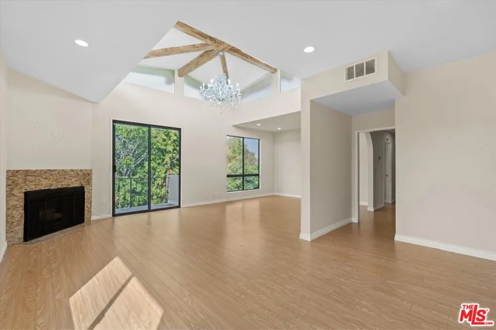 2175 S Beverly Glen Boulevard #406 Los Angeles, CA 90025