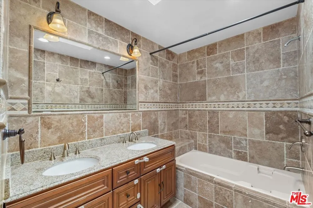 2175 S Beverly Glen Boulevard #406 Los Angeles, CA 90025