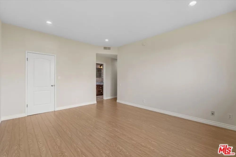 2175 S Beverly Glen Boulevard #406 Los Angeles, CA 90025