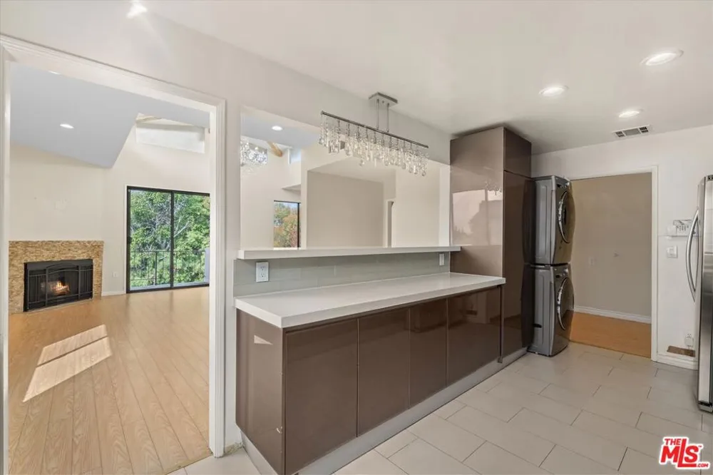 2175 S Beverly Glen Boulevard #406 Los Angeles, CA 90025