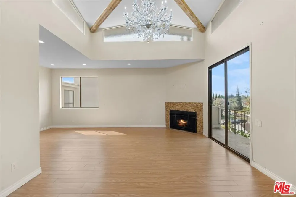 2175 S Beverly Glen Boulevard #406 Los Angeles, CA 90025