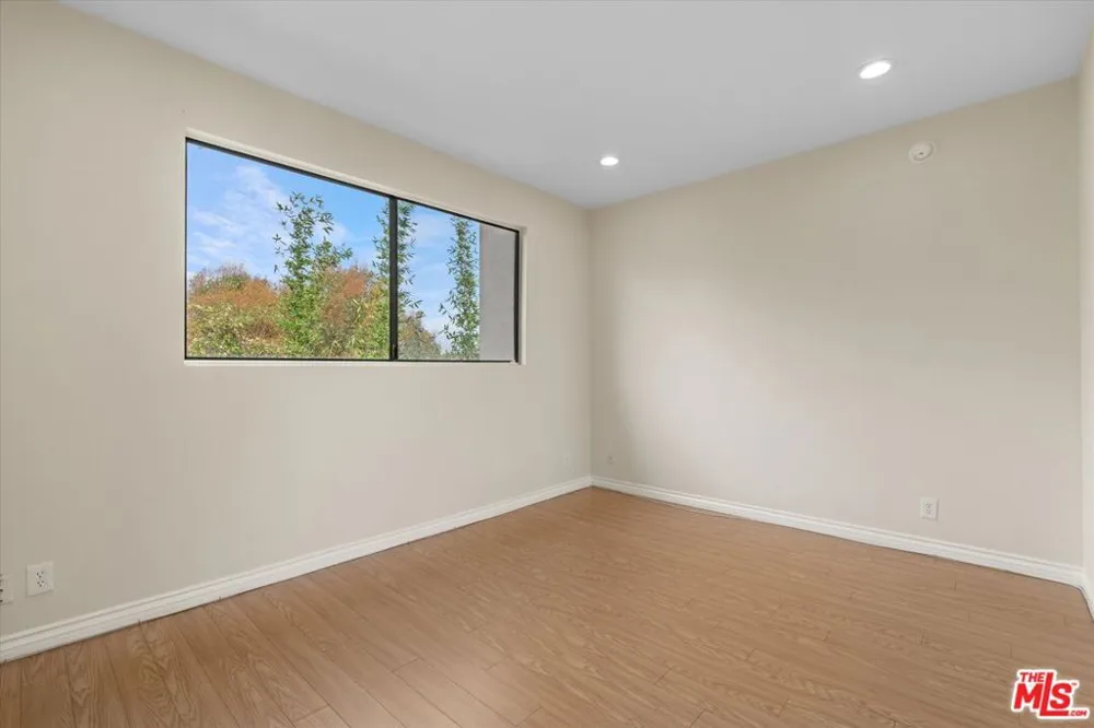 2175 S Beverly Glen Boulevard #406 Los Angeles, CA 90025