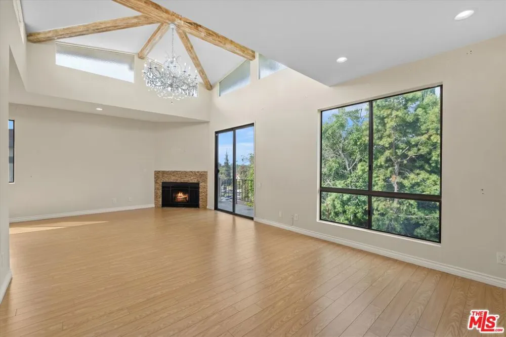 2175 S Beverly Glen Boulevard #406 Los Angeles, CA 90025