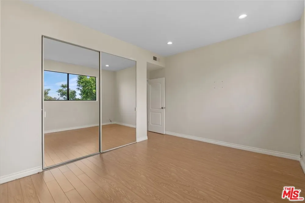 2175 S Beverly Glen Boulevard #406 Los Angeles, CA 90025