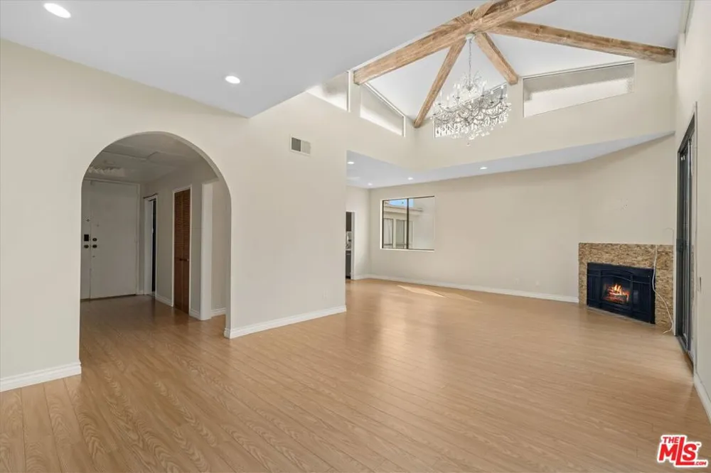 2175 S Beverly Glen Boulevard #406 Los Angeles, CA 90025