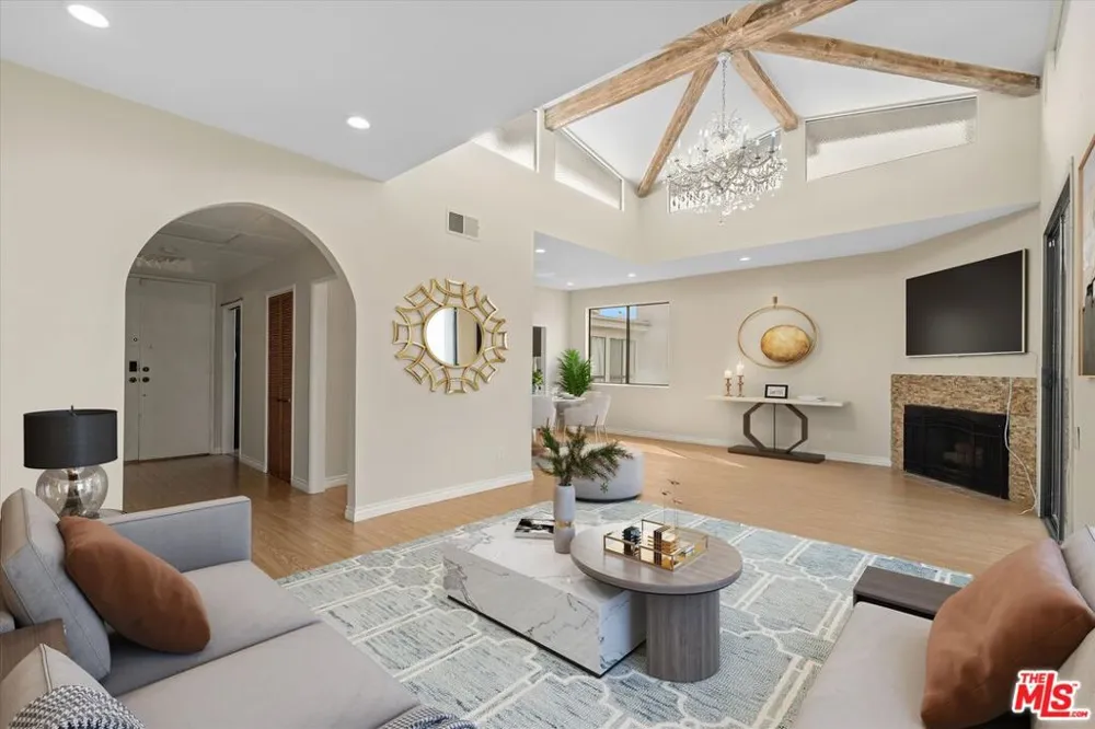 2175 S Beverly Glen Boulevard #406 Los Angeles, CA 90025