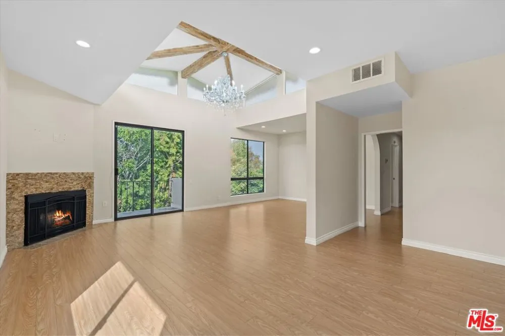 2175 S Beverly Glen Boulevard #406 Los Angeles, CA 90025