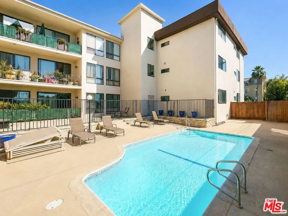 2175 S Beverly Glen Boulevard #406 Los Angeles, CA 90025