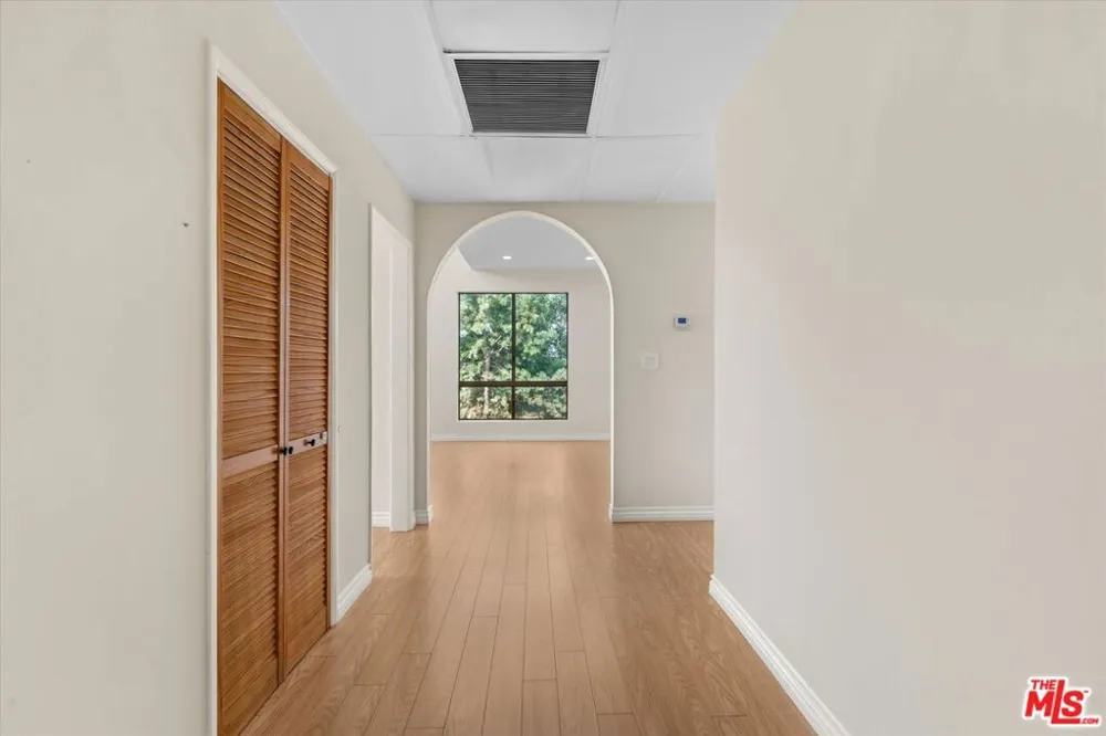 2175 S Beverly Glen Boulevard #406 Los Angeles, CA 90025