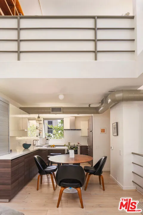 2433 28th Street #B Santa Monica, CA 90405