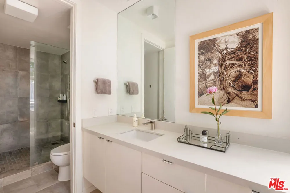 2433 28th Street #B Santa Monica, CA 90405