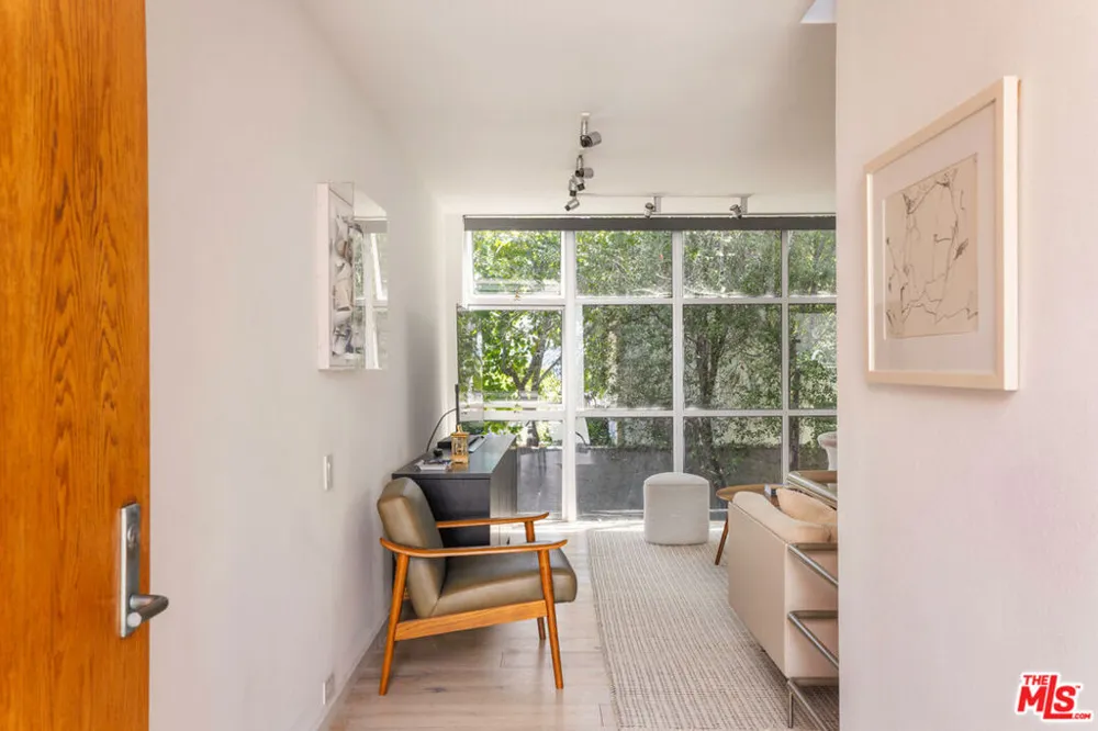 2433 28th Street #B Santa Monica, CA 90405