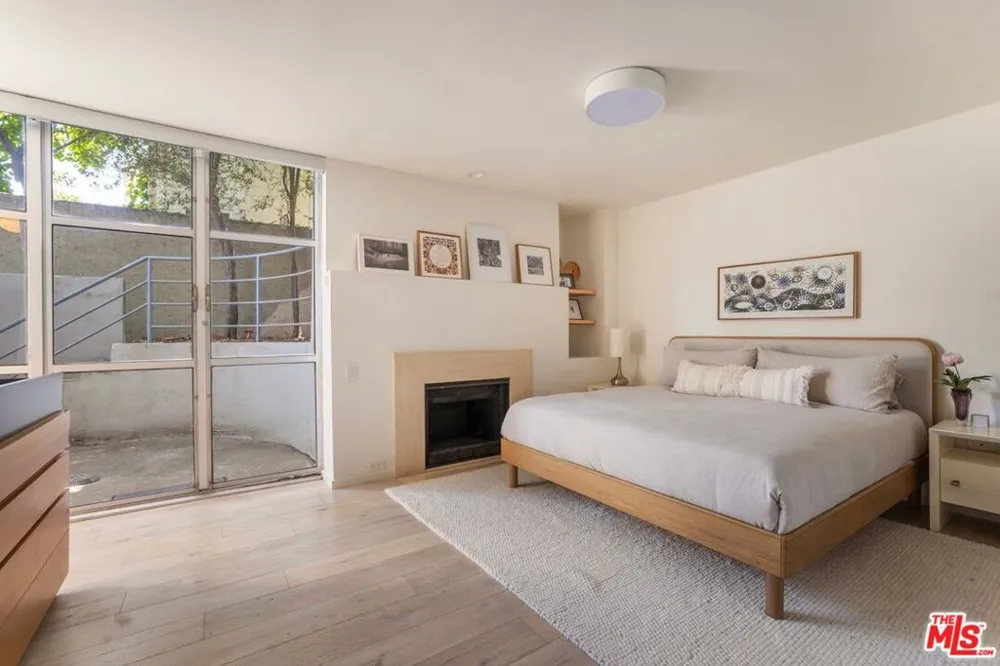 2433 28th Street #B Santa Monica, CA 90405