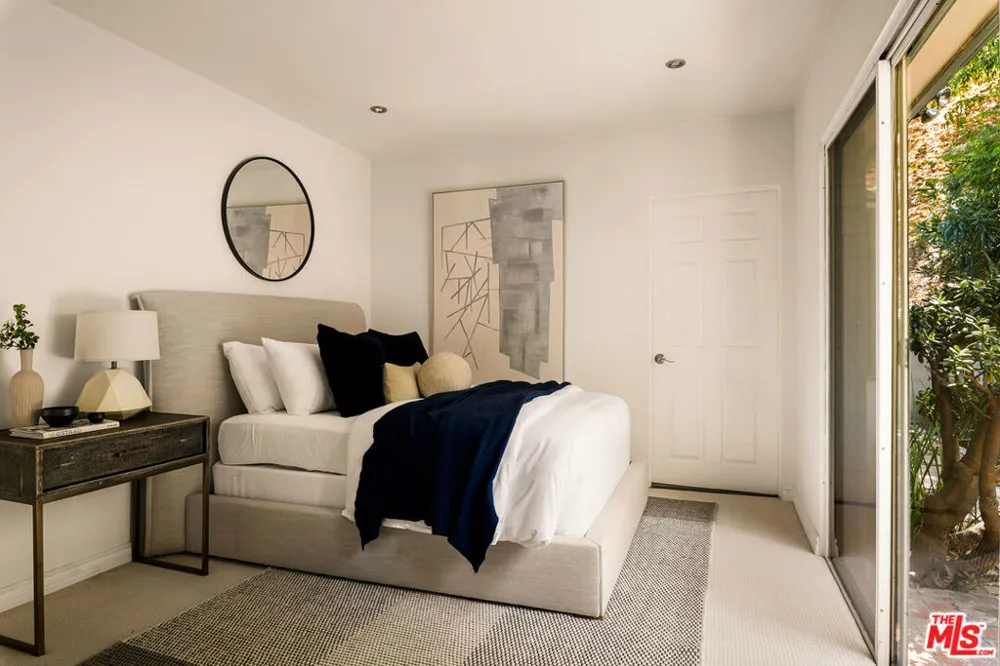 10216 Cielo Drive Los Angeles, CA 90210